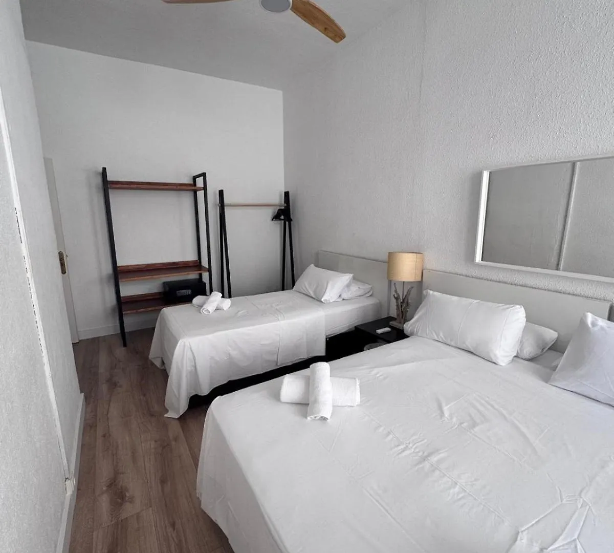 Pension La Calma Barselona İspanya