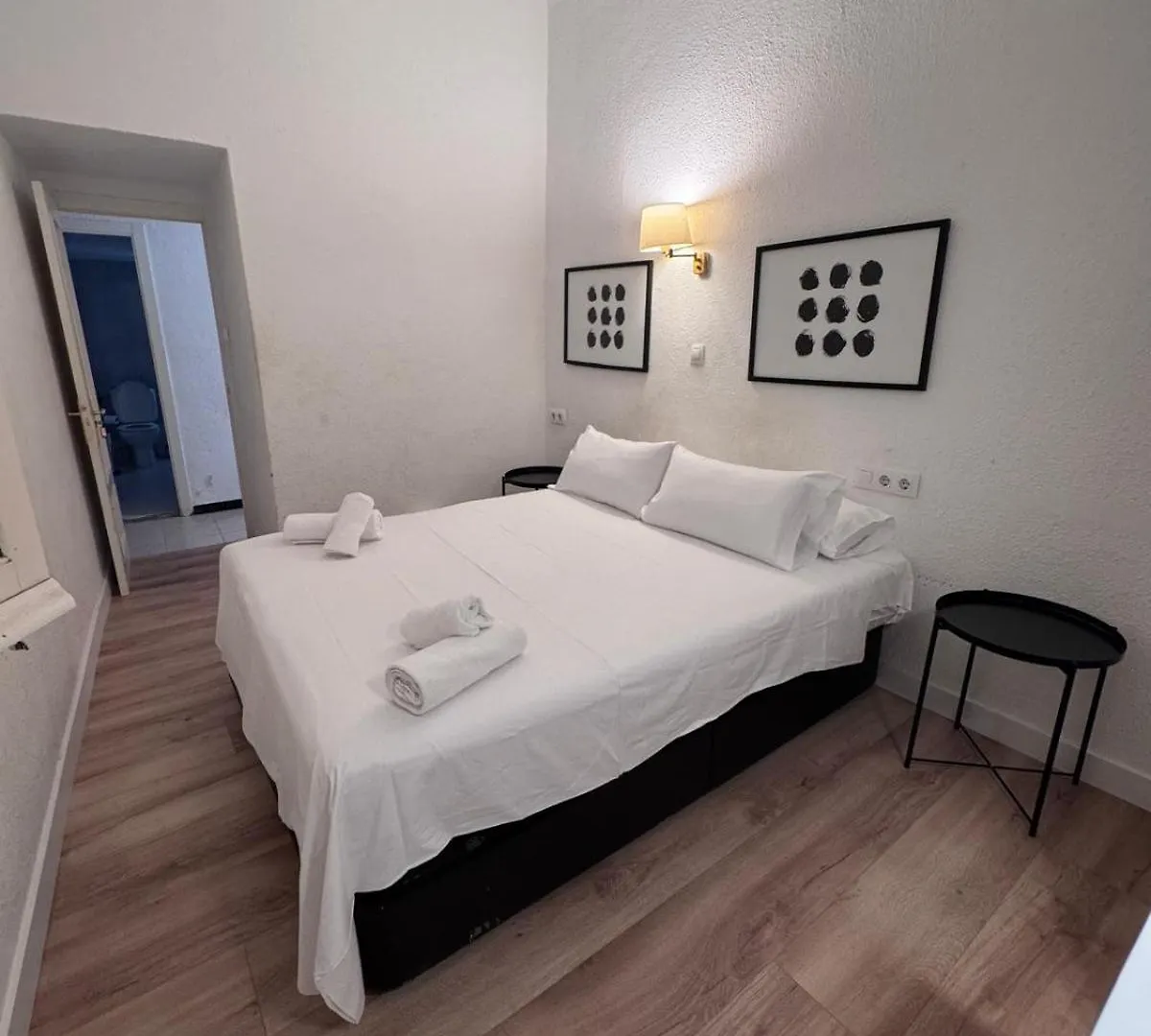 Konukevi Pension La Calma Barselona