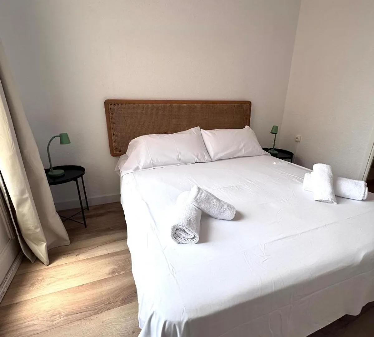 Konukevi Pension La Calma Barselona İspanya