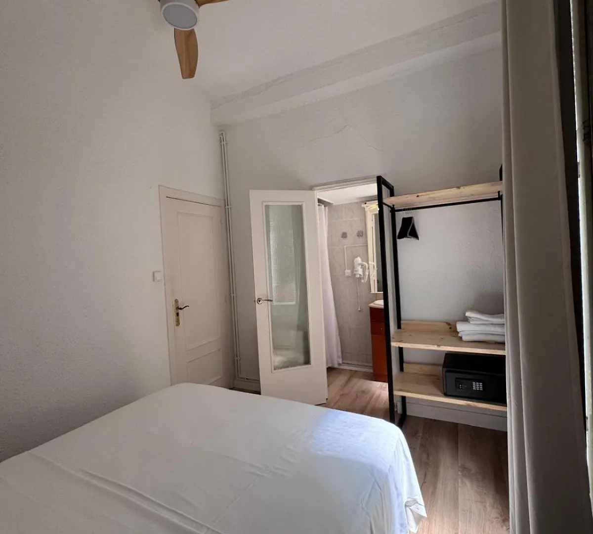 Calma House Rooms 0*, Barcelona Španělsko